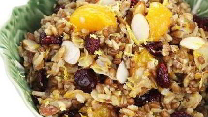 Плов с фруктами и орехами