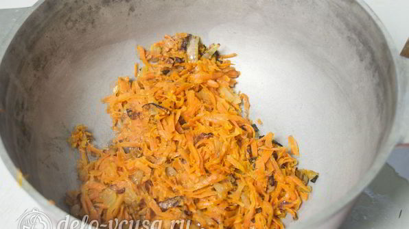 плов с говядиной и помидорами