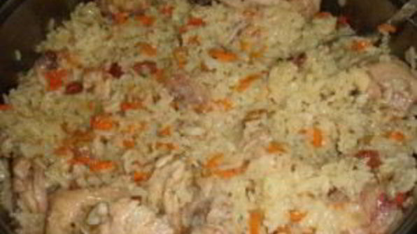 плов с курицей и изюмом