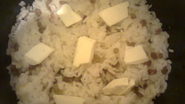 плов с яйцом