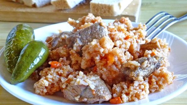 плов в кастрюле со свининой