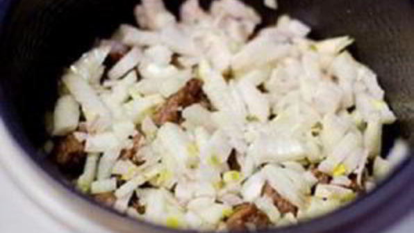 плов в мультиварке с мясом