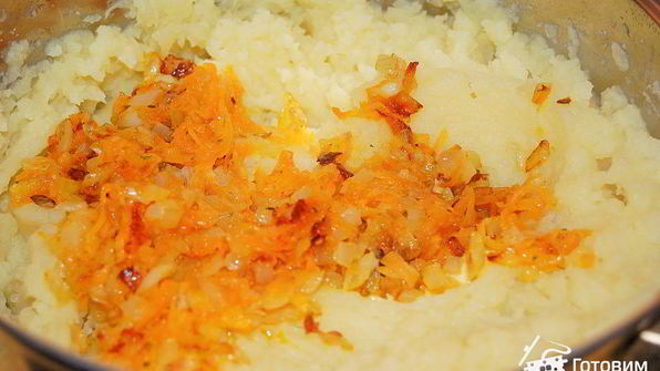 постное картофельное пюре с луком и морковью