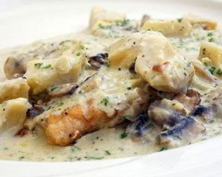 Фрикасе из курицы со сморчками