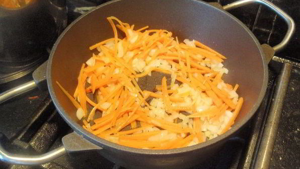 гороховое рагу с копченым сыром без мяса