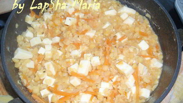 гороховое рагу с копченым сыром без мяса