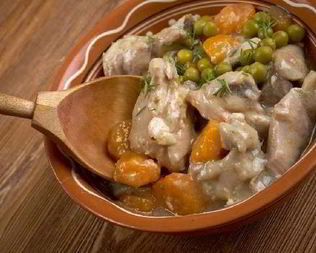 Куриное фрикасе с горошком