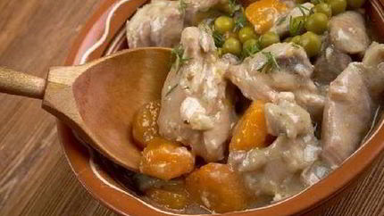 Куриное фрикасе с горошком