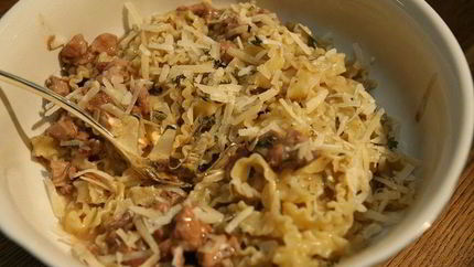 Макароны с рагу из кролика