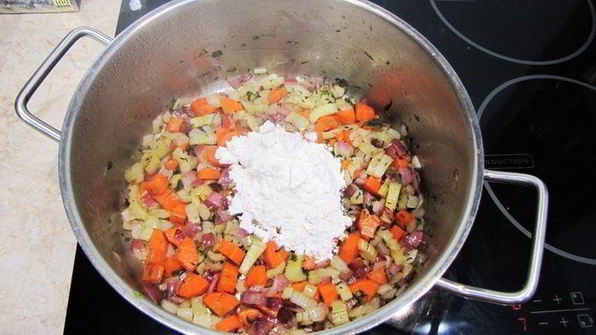 мясное рагу по-французски