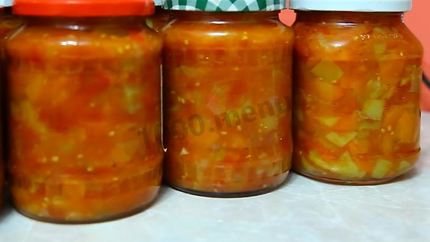 Овощное рагу из помидор, сладкого перца и лука на зиму