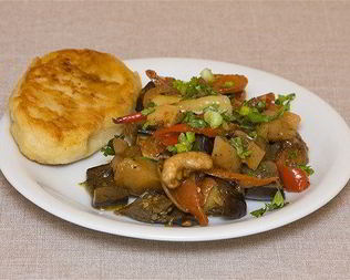 Овощное рагу с баклажанами и зеленью