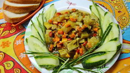 Овощное рагу с кабачками в мультиварке