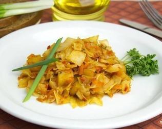 Овощное рагу с картофелем и капустой