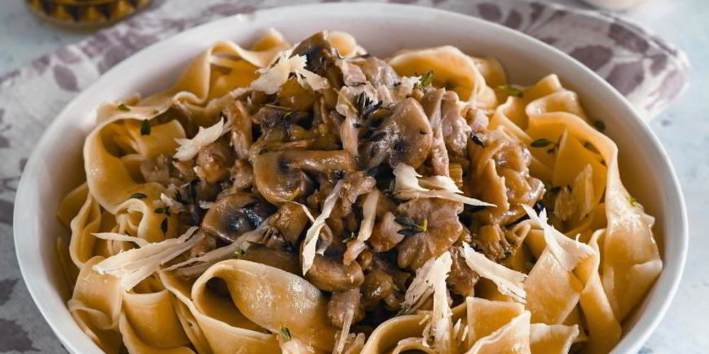 Рецепт папарделле с соусом-рагу из курицы