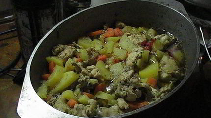 Рагу из курицы и овощей