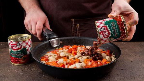 рагу с курицей и красной фасолью