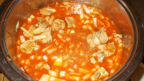 свиное рагу с морковью и булгуром