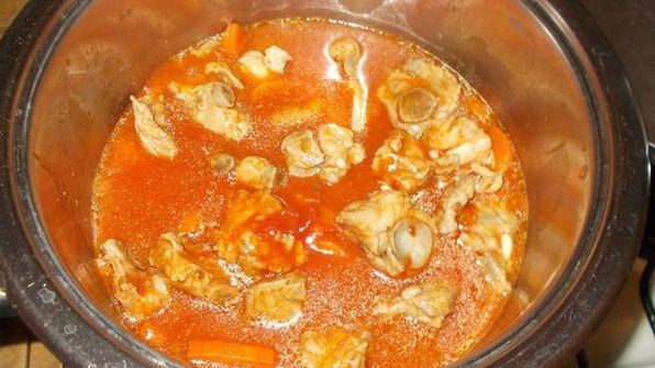 свиное рагу с морковью и булгуром