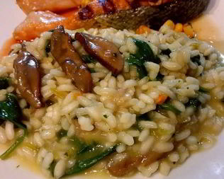 Ризотто с белыми грибами и шпинатом