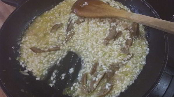 ризотто с белыми грибами и шпинатом