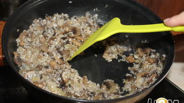 ризотто с кальмарами и шампиньонами
