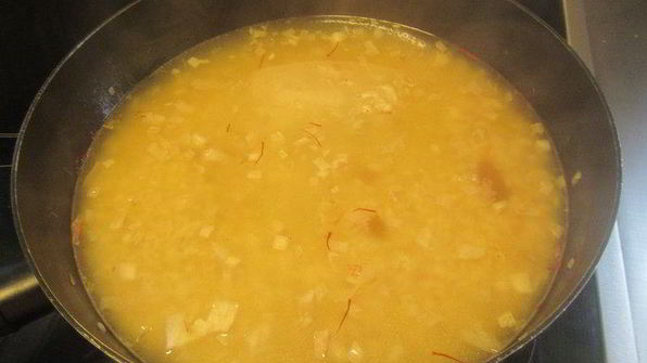 ризотто с луком-пореем и помидорами