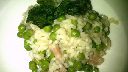 Ризотто с панчеттой, зеленым горошком и мятой