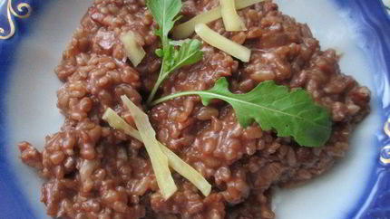 Шоколадное ризотто с беконом и руколой