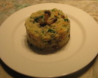 Зеленое ризотто с опятами и креветками