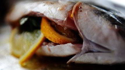 Ароматная дорада с розмарином