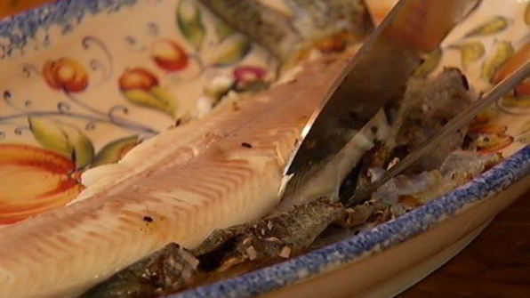 форель со свекольно-цитрусовой сальсой