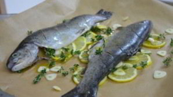 форель, запеченная в фольге