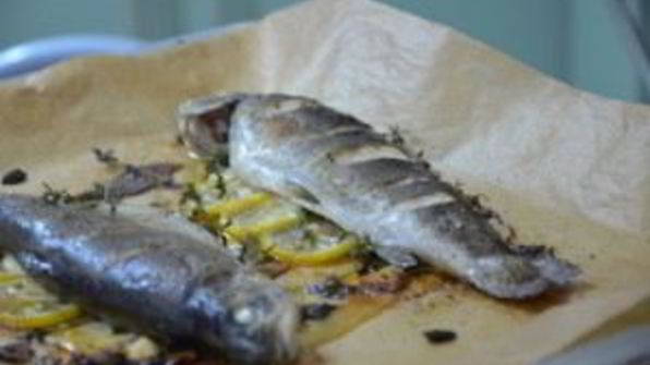 форель, запеченная в фольге