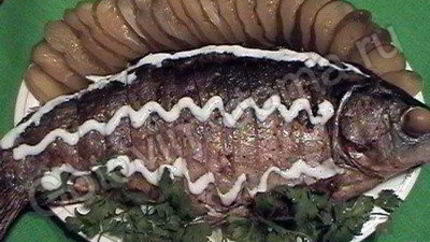 Карп, фаршированный в духовке