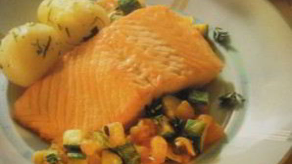 лосось на сковороде