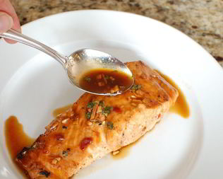 Лосось в китайском соусе, запеченный в духовке