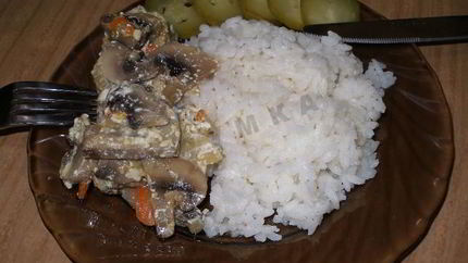 Минтай в сметане в духовке с шампиньонами