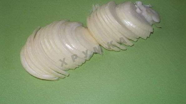 минтай в сметане в духовке с шампиньонами