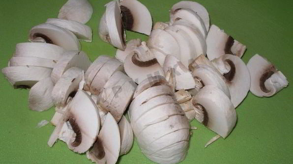 минтай в сметане в духовке с шампиньонами