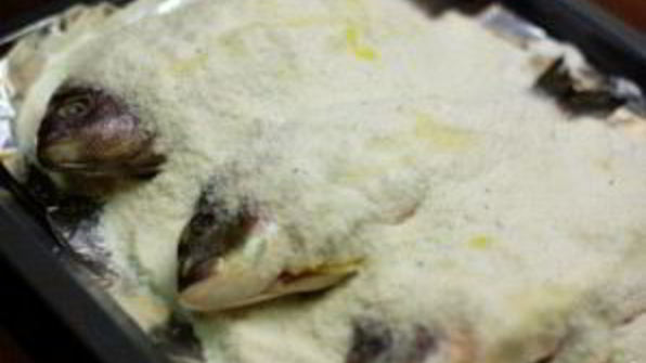 рыба, запеченная в соли