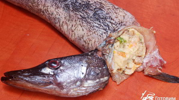 щука, фаршированная грибами