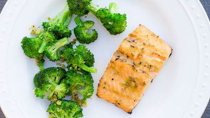 Семга с брокколи