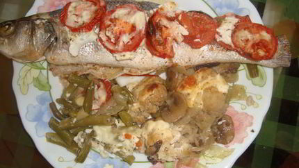 Сибас запеченный с овощами