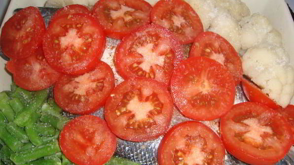 сибас запеченный с овощами