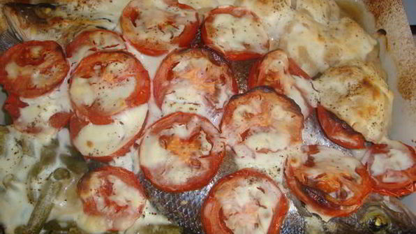 сибас запеченный с овощами