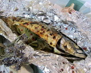 Скумбрия, фаршированная стручковой фасолью