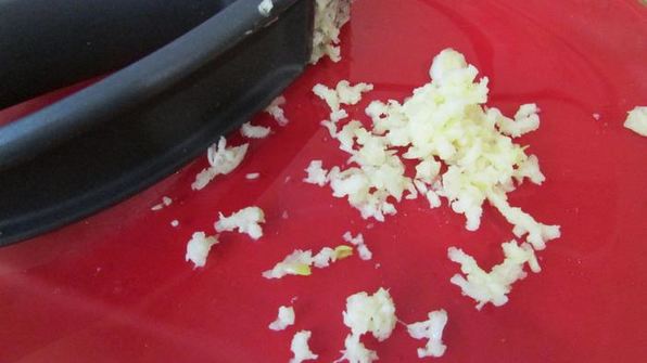 скумбрия, фаршированная стручковой фасолью