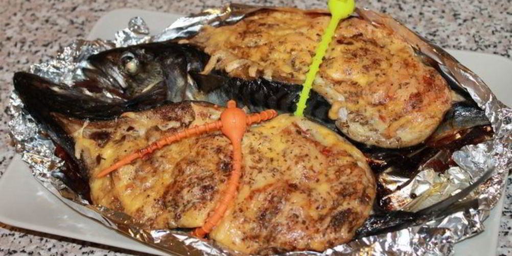 Рецепт скумбрии, фаршированной сыром и грибами