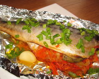 Скумбрия фаршированная, запеченная в фольге